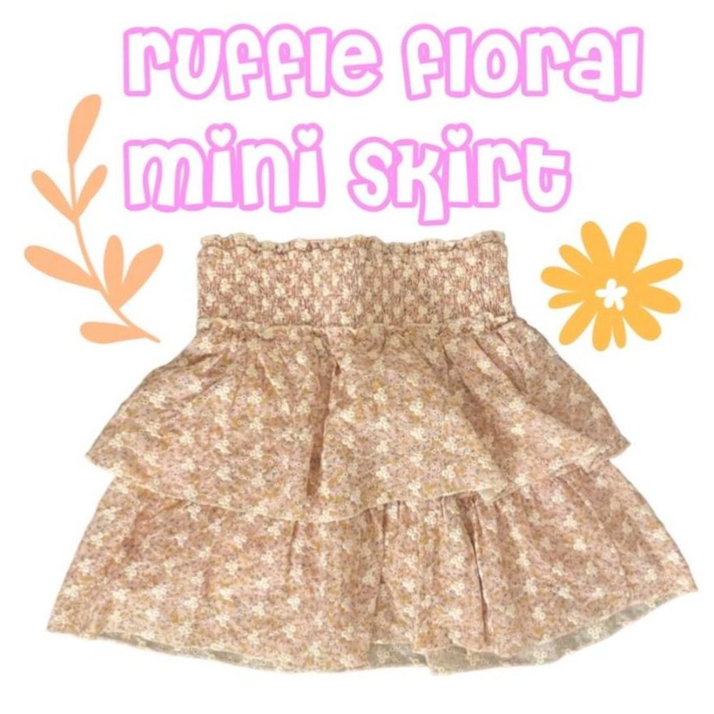 Floral ruffle mini skirt
